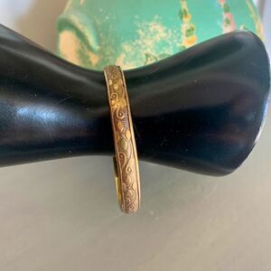 Vintage slide-on Metal Bangle with Curlicues, in Gold tone, Unmarked